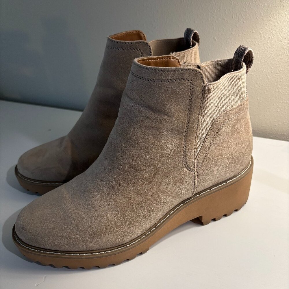 Universal Thread Beige Boots